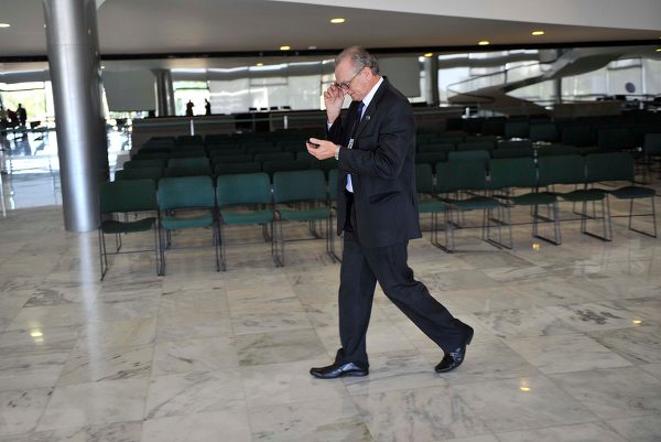 走进神秘的巴西总统府，黑衣警卫寸步不离