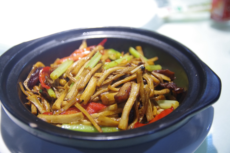 多变揽鲜又出新招:海鲜火锅霸王锅后这次出个五层塔!