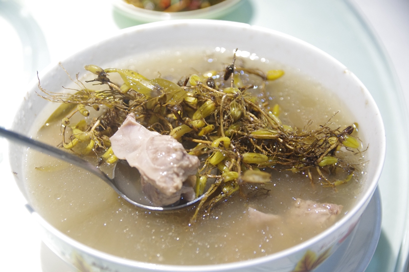 多变揽鲜又出新招:海鲜火锅霸王锅后这次出个五层塔!