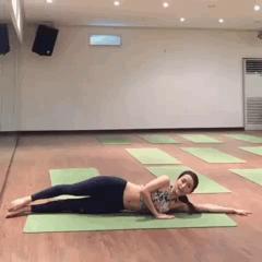 韩国瘦身瑜伽,韩国男女瑜伽教练教学