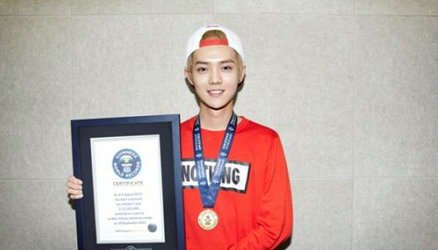 女粉丝送华晨宇兰博基尼,粉丝送华晨宇生日礼物排第几