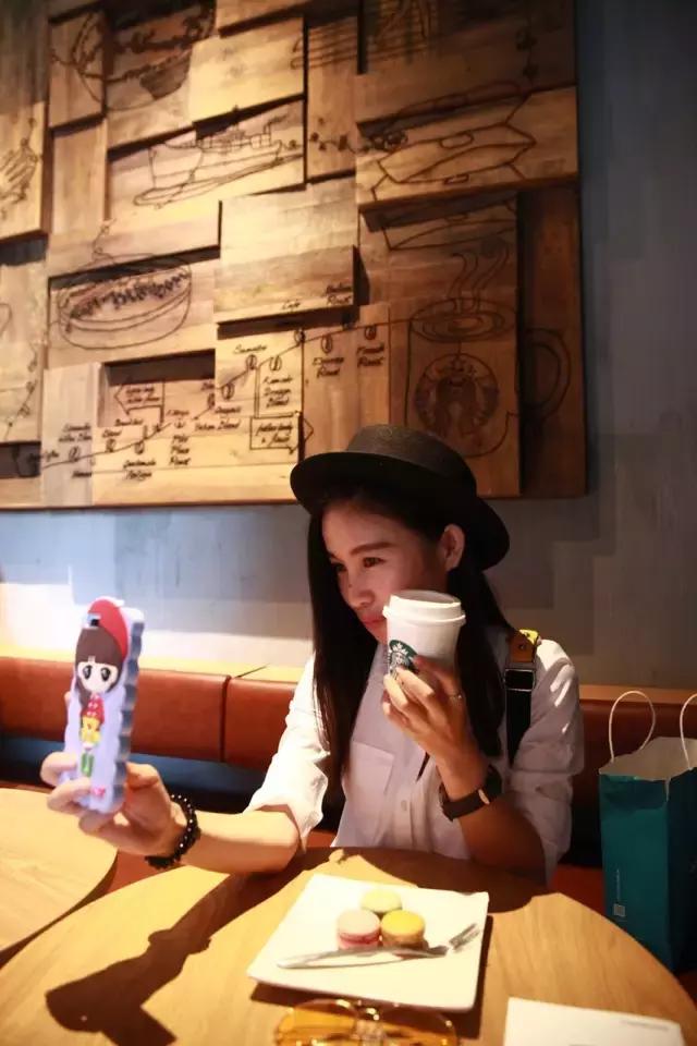 虽然我们很搓，但我们依然热爱装逼