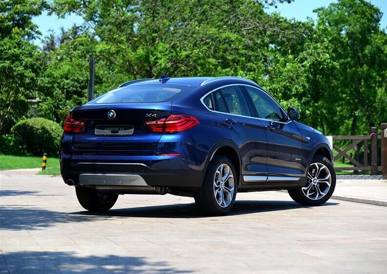 还以为楼下这款车是宝马X6！结果发现是X6它老弟