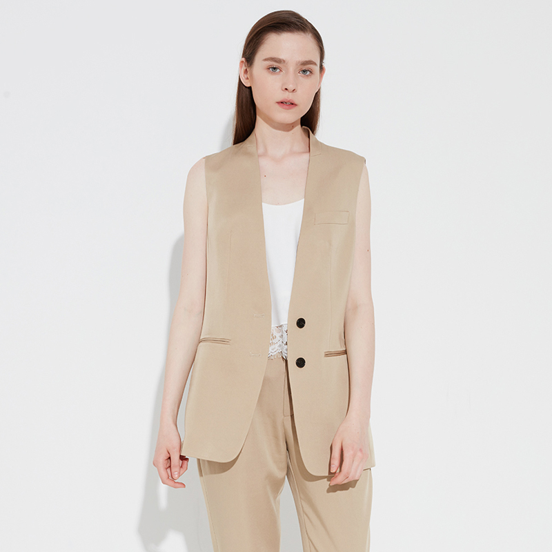 穿衣选干练小西装，美美得无所畏惧