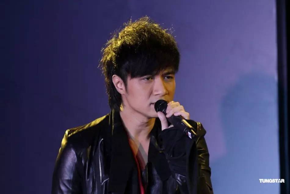 古巨基四十八岁生日 (古巨基49岁生日疯狂晒娃)