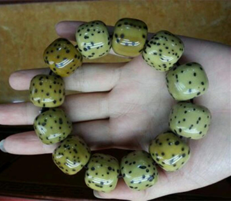 星月菩提阴皮值得玩吗,星月菩提阴皮能盘红吗