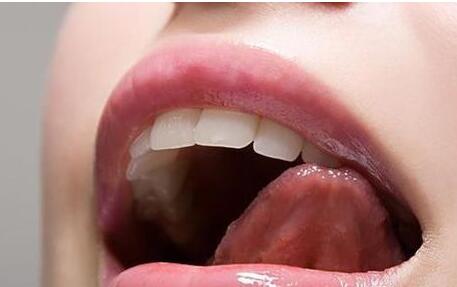 舌头别舔这里,小动作却会诱发大疾病!