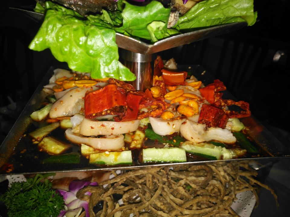 多变揽鲜又出新招:海鲜火锅霸王锅后这次出个五层塔!