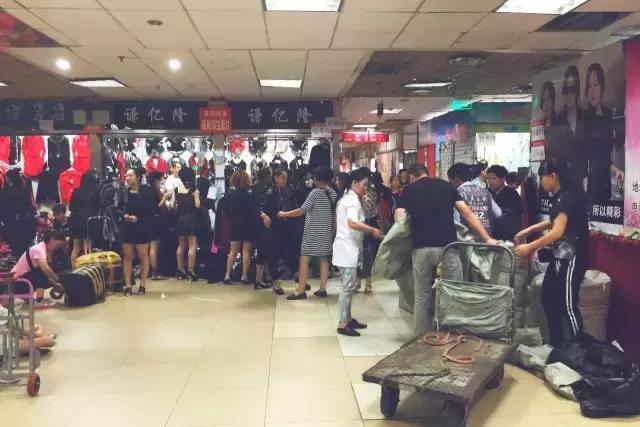 潮人们的“秘密花园”要搬走了，我们替你去看了它消失前的样子