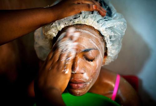 非洲人以白为美？花重金全身漂白比整容还疯狂！