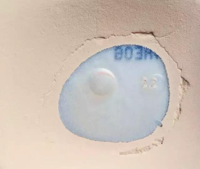 粉饼和气垫推荐 (气垫和干湿两用粉饼哪个好用)