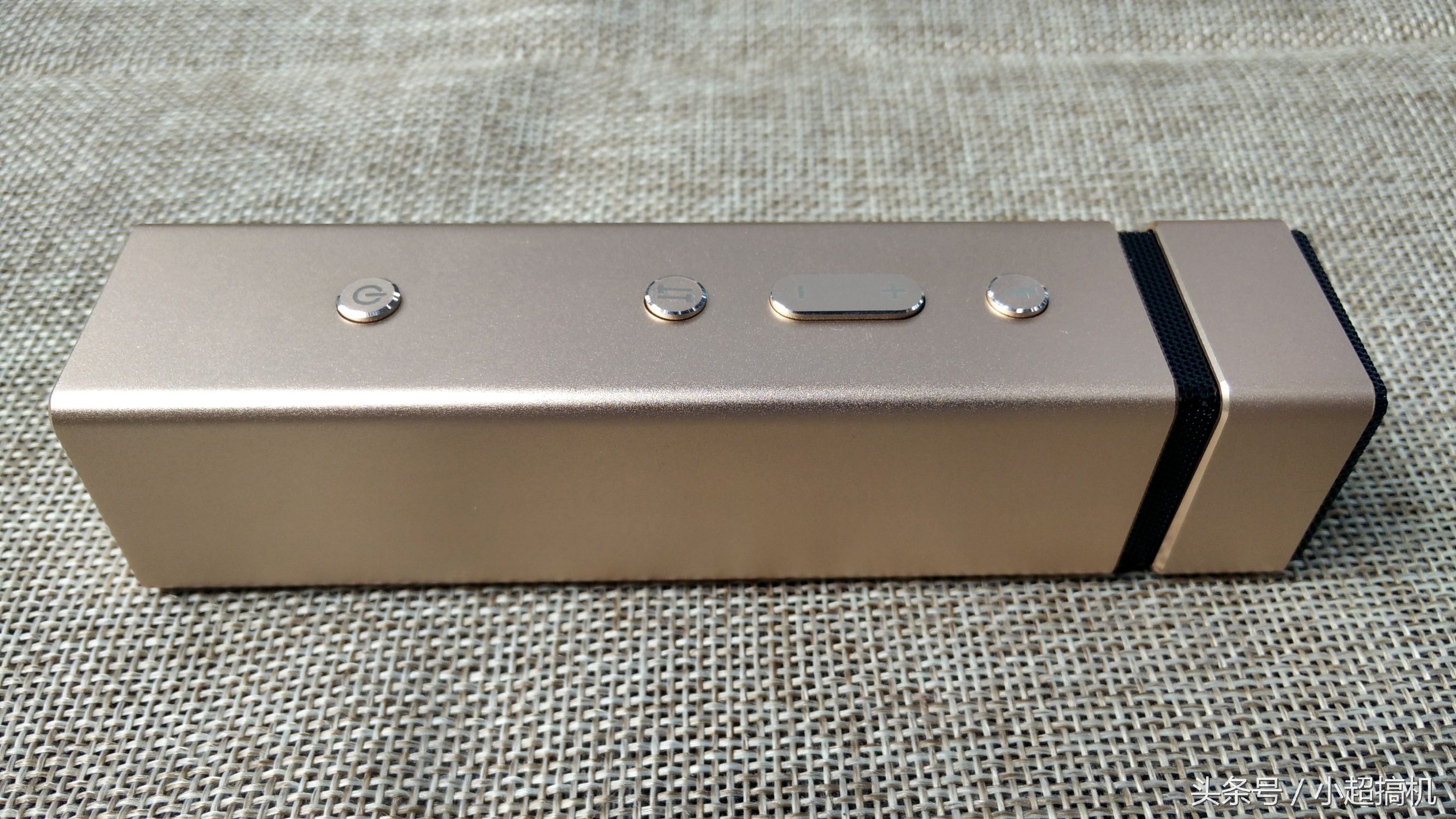 唱吧和k歌麦克风测评,唱吧麦克风m1和c1哪个好