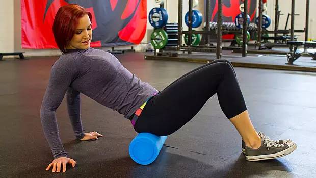 泡沫轴放松有效还是拉伸有效,拉伸泡沫轴和筋膜枪