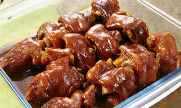 南宁第一家脆皮猪脚,南宁米马河木桶猪脚