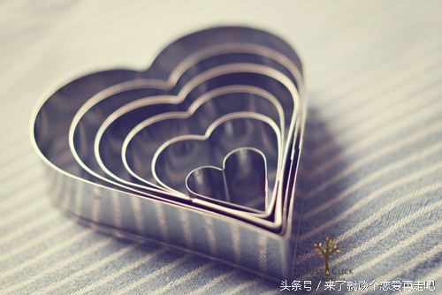 福尔摩斯小姐的青春就这样悄然奔逃