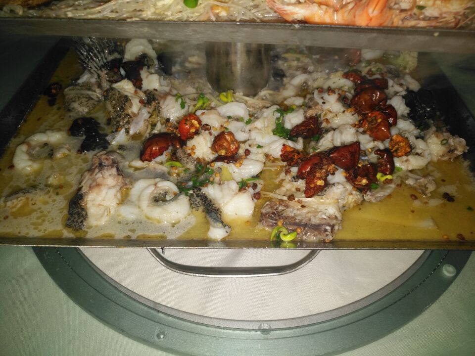 多变揽鲜又出新招:海鲜火锅霸王锅后这次出个五层塔!