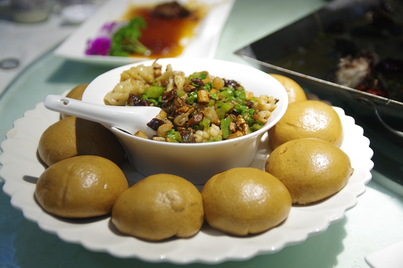 多变揽鲜又出新招:海鲜火锅霸王锅后这次出个五层塔!