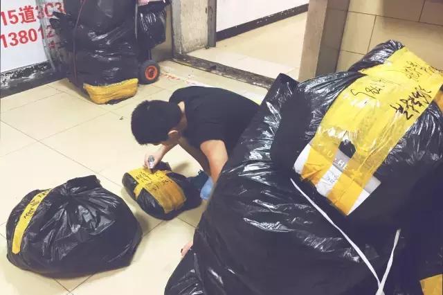 潮人们的“秘密花园”要搬走了，我们替你去看了它消失前的样子