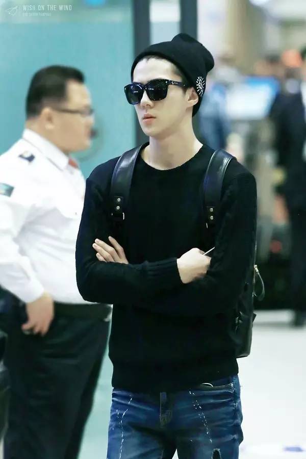 exo行走的atm,exo正规画报