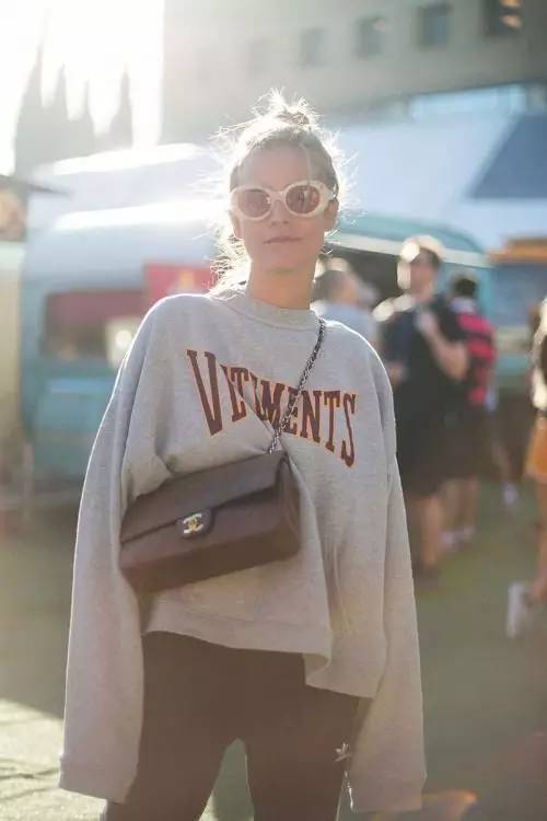 美式hiphop高街连帽卫衣,宽松潮牌oversize薄款卫衣搭配