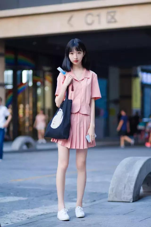 街拍什么颜色发色好看,回头率超高发色街拍