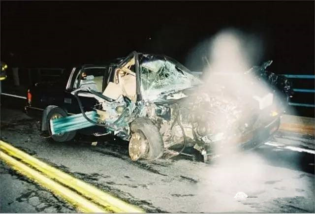 异闻录鬼片,拍到鬼影的诡异照片