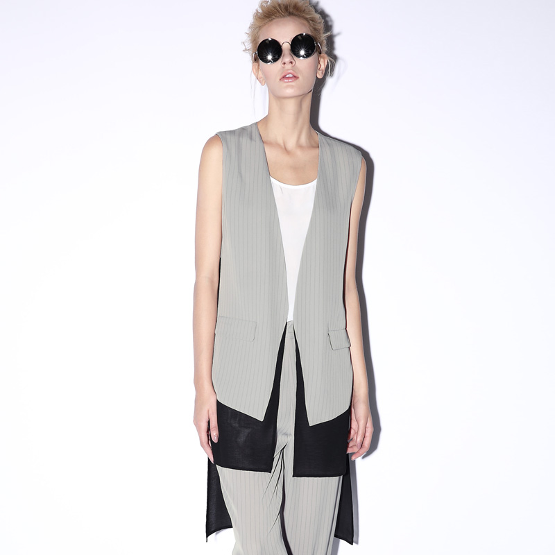 穿衣选干练小西装，美美得无所畏惧