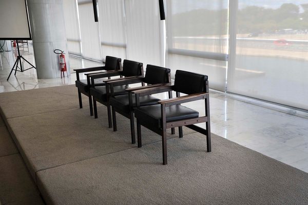 走进神秘的巴西总统府，黑衣警卫寸步不离