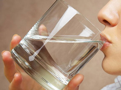 产后皮肤干燥暗黄怎么调理,产后大便干燥怎么解决