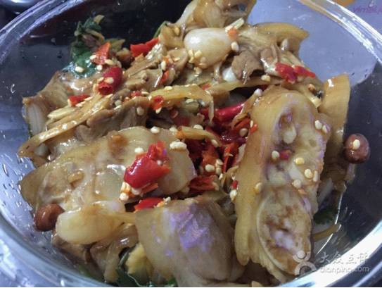 南宁第一家脆皮猪脚,南宁米马河木桶猪脚