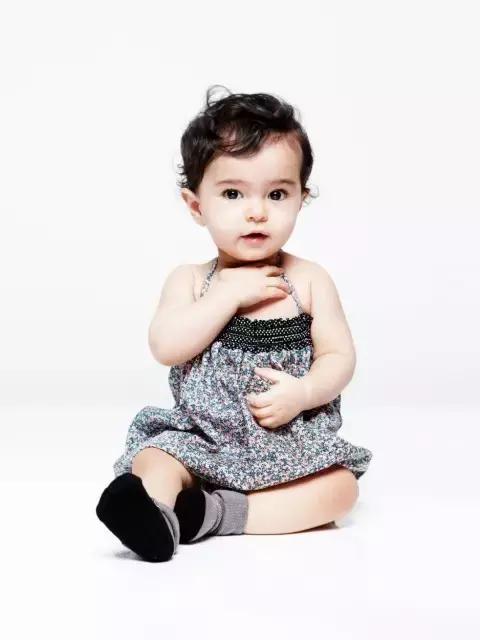 新生儿发烧不退烧怎么回事,新生儿黄疸不升不降怎么办