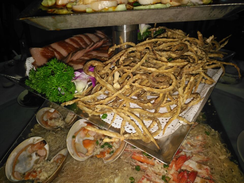 多变揽鲜又出新招:海鲜火锅霸王锅后这次出个五层塔!