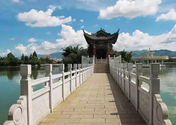 蒙自这座城市美丽吗,蒙自是一个四季皆有景的城市