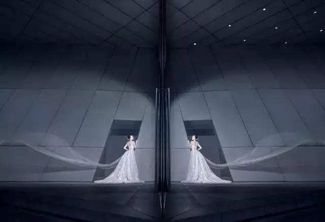 花了一个月工资拍婚纱照值得吗,拍一套婚纱照赚多少钱