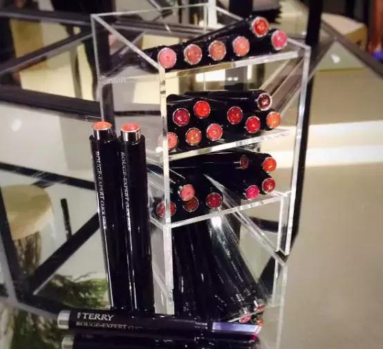 大牌唇膏为什么是盒装,大牌出新口红