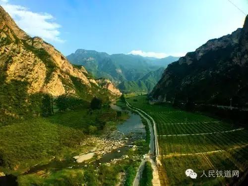 探访神秘草原铁路第1天：体验“蒙京快线”上的“私人定制”！