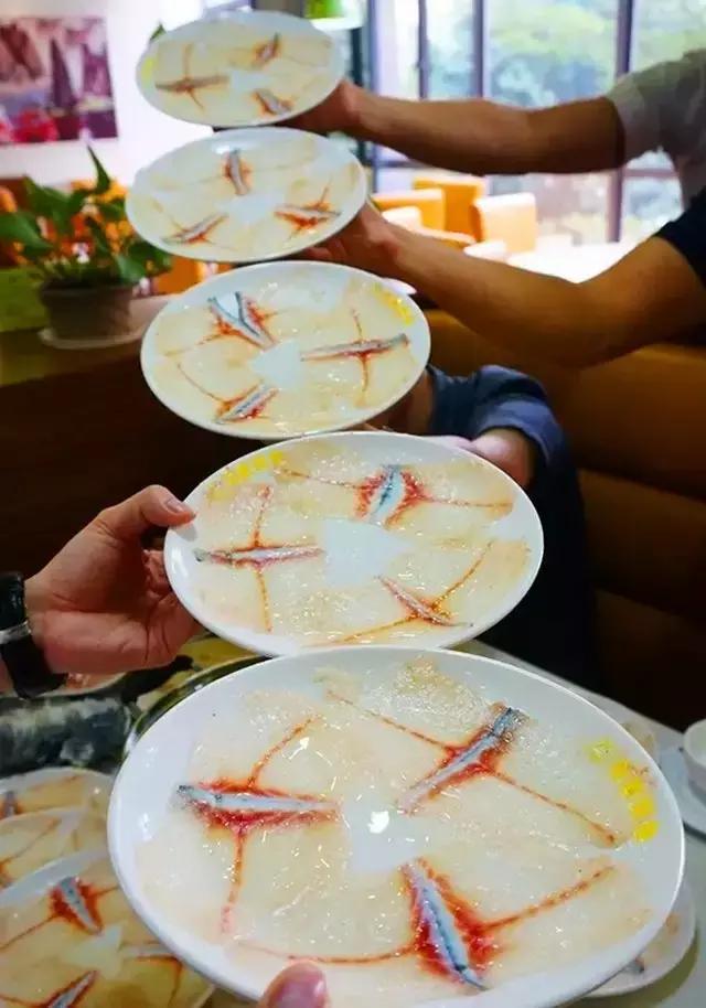 这家神奇的鱼火锅，一路从龙岗火到市中心，两年狂开7家分店！
