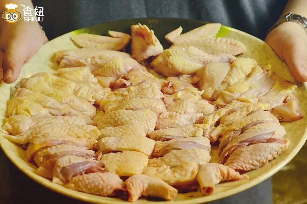 [食妞]锅用水晶的，水用冰泉的，你是什么鸡竟然如此大牌？