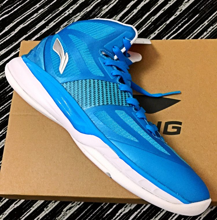 李宁超轻10球员版,李宁超轻11降价