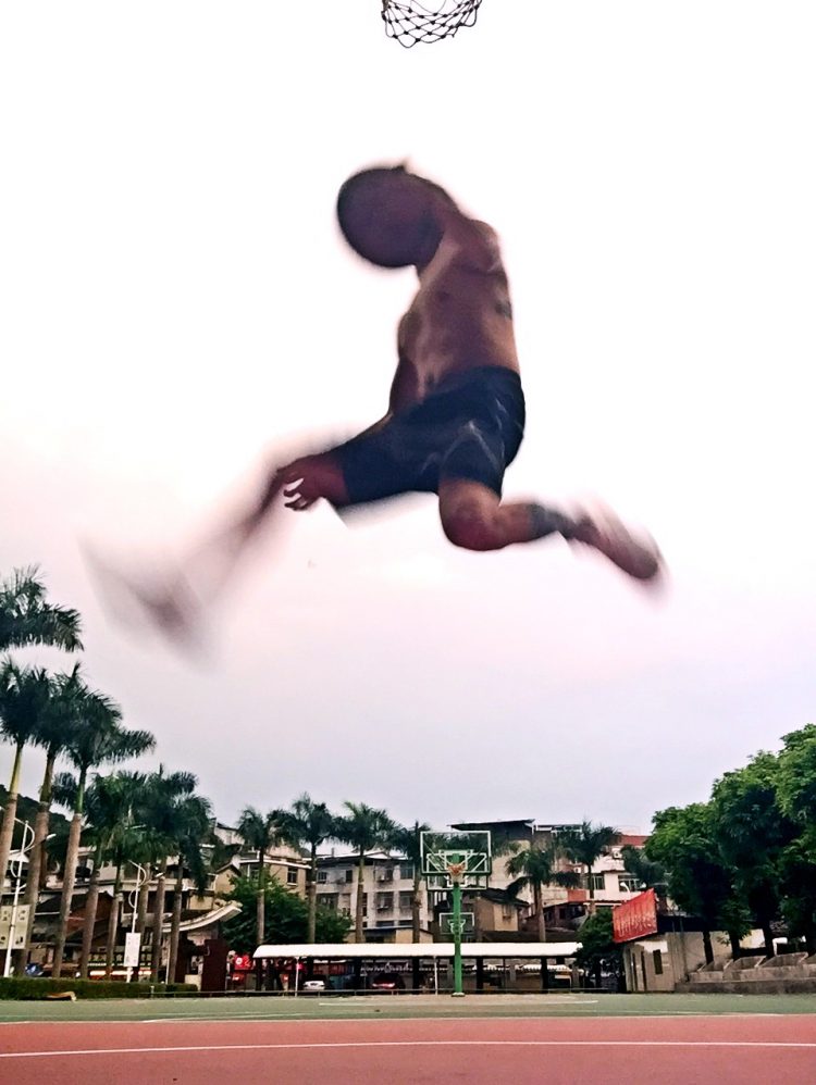 李宁超轻10球员版,李宁超轻11降价