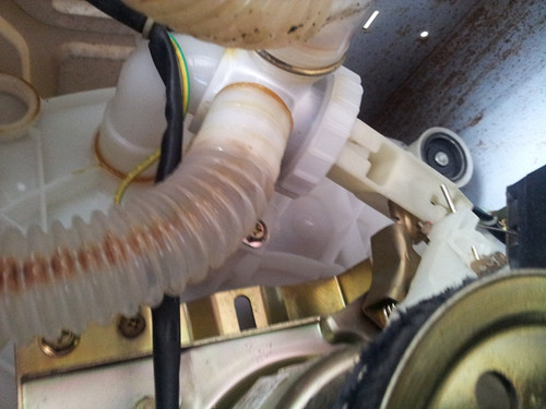 洗衣机排水阀坏了怎么修洗衣机,全自动洗衣机排水阀多少钱一个