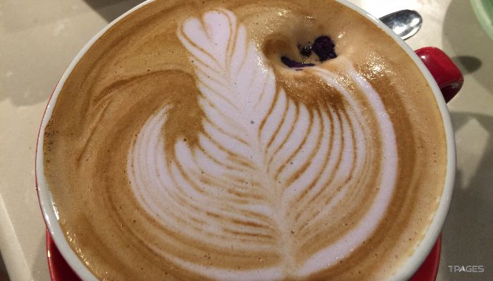 香港新发现：一边剪发一边喝咖啡