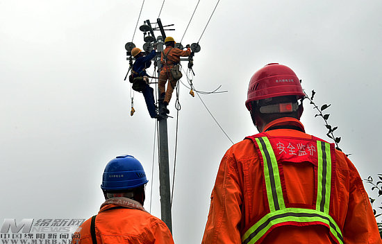 怀疑电费有问题找哪里,家中无人电费巨大找谁投诉