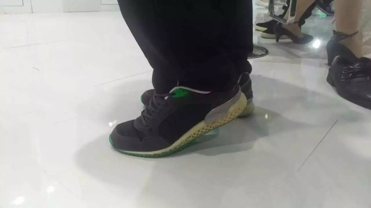 首款3d打印聚氨酯鞋,泉州3d打印