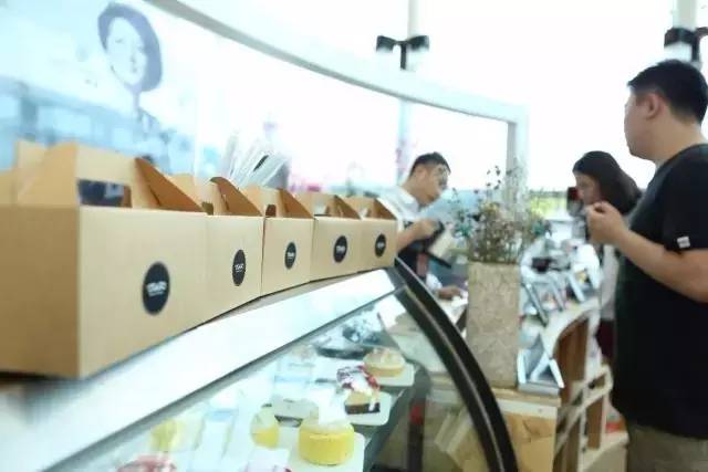 咖啡灵感画,一杯咖啡油画作品欣赏