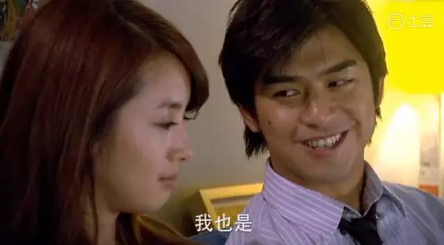 戳进来|为什么情侣接吻时，更喜欢把头往右边歪？