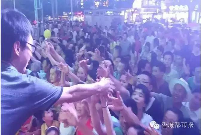 这是闹哪样？七夕，咸宁一楼盘竟给小孩送避孕套！