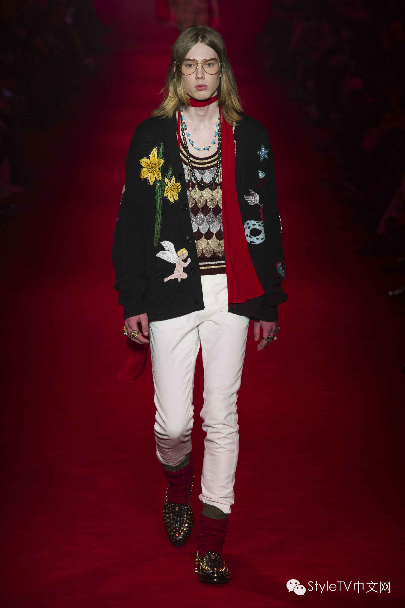 美cry！窥探躲在GUCCI后台的少男少女们