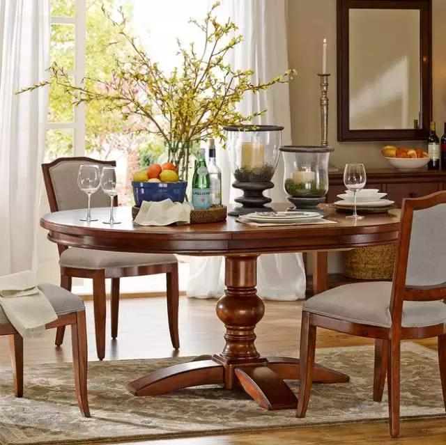 妻子非要这实木餐桌,要不然生活少了韵味!