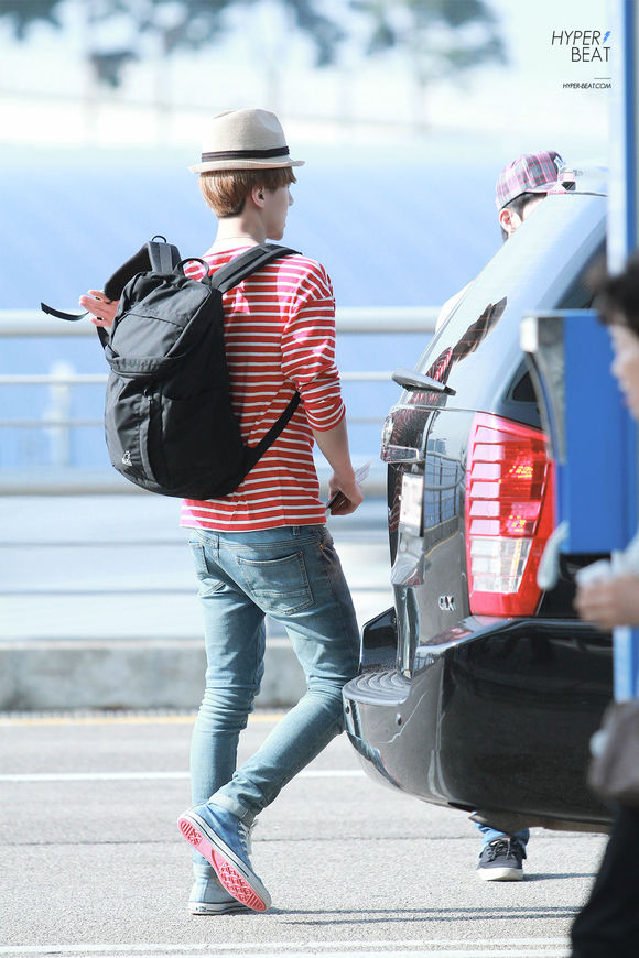 exo行走的atm,exo正规画报